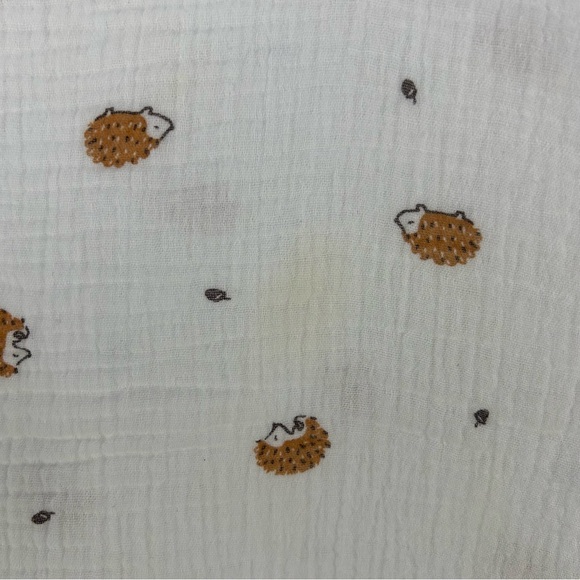 Hedgehog Baby Swaddle Blanket Muslin Brown White Dark Tan Acorns - Picture 9 of 11